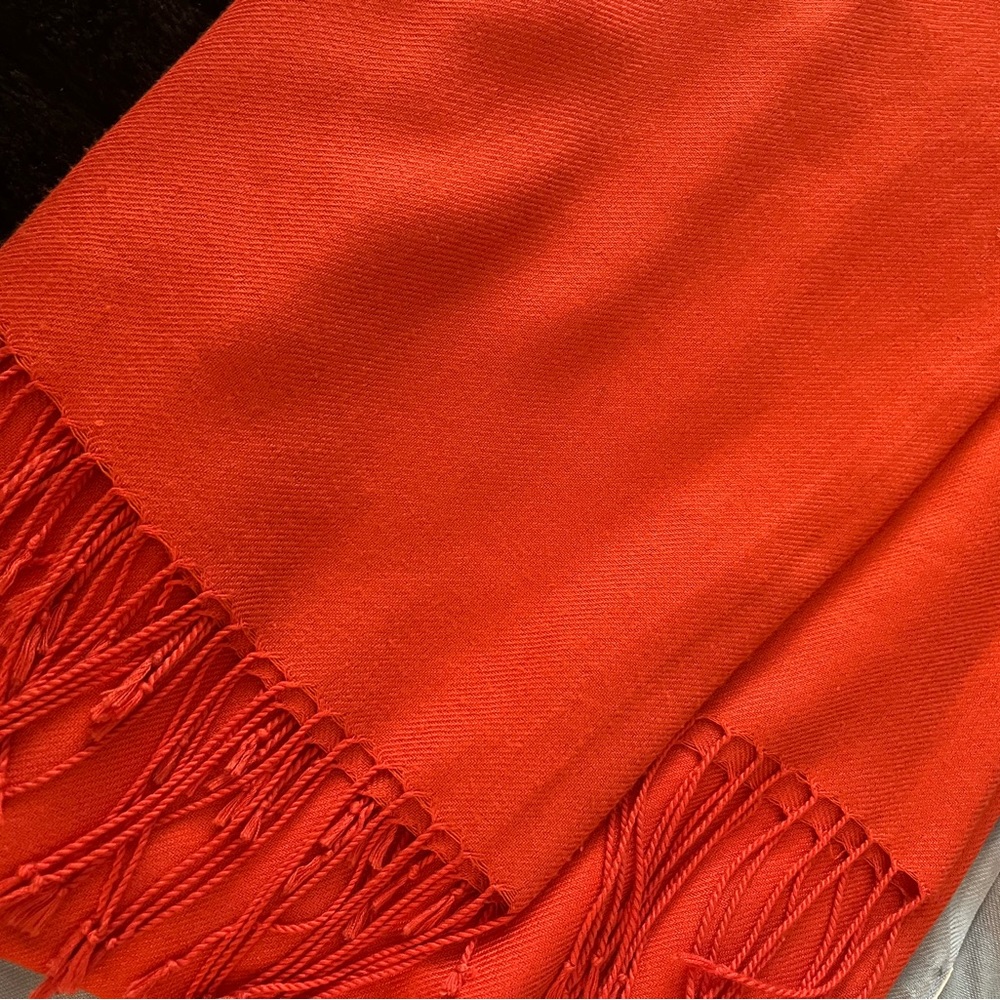 Hermes orange Pashmina 100 per cent.